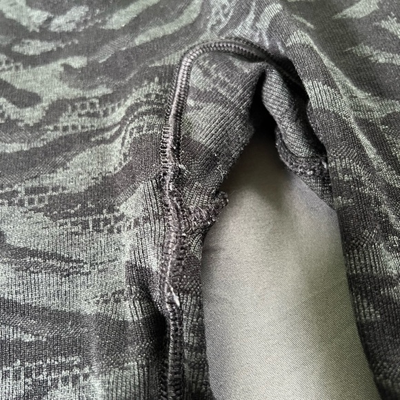 Gymshark Adapt Seamless Camo leggings - Picture 3 of 5